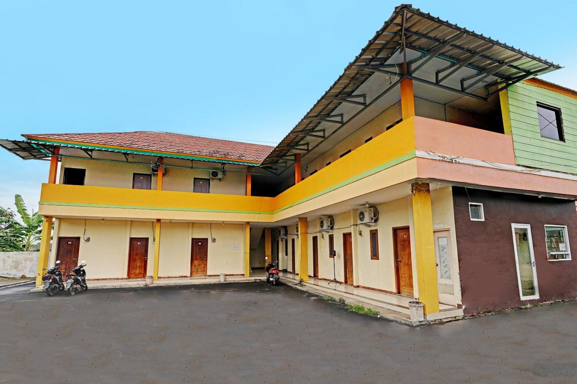 Oyo 91955 Pondokan Cempaka Cirebon Ngoại thất bức ảnh