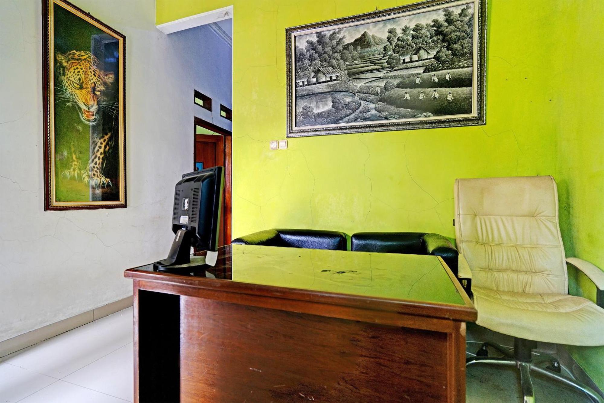 Oyo 91955 Pondokan Cempaka Cirebon Ngoại thất bức ảnh