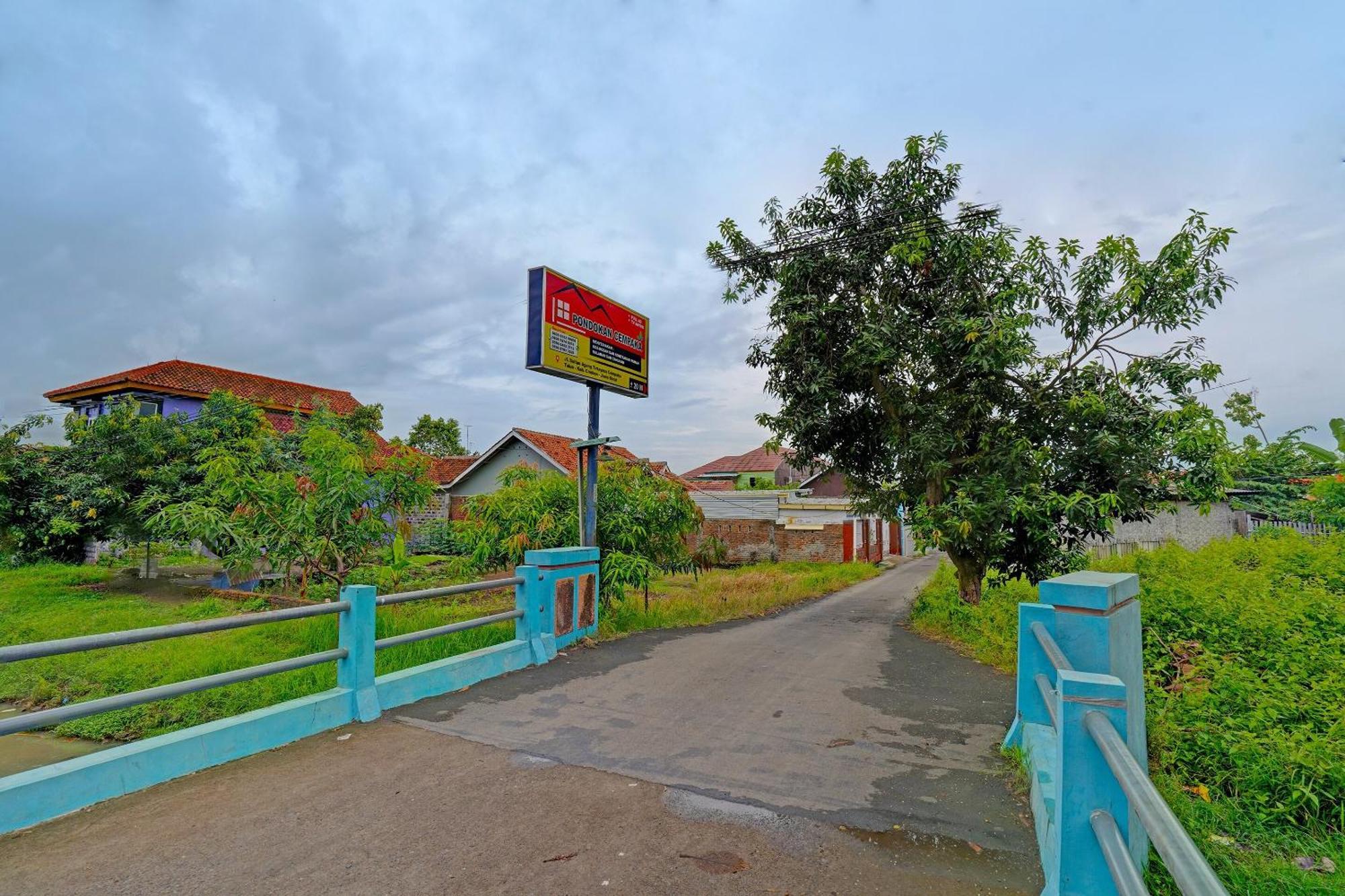 Oyo 91955 Pondokan Cempaka Cirebon Ngoại thất bức ảnh