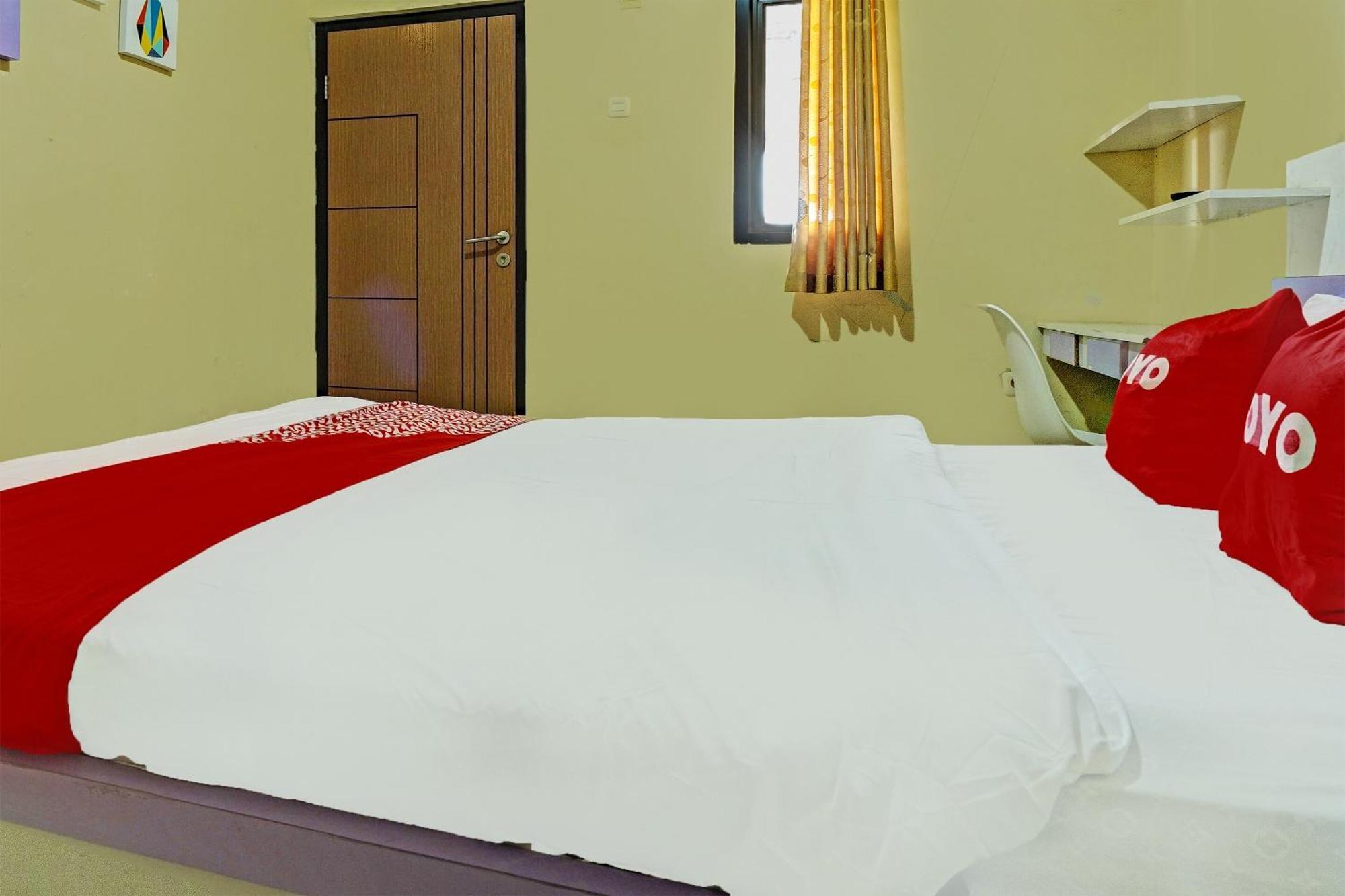 Oyo 91955 Pondokan Cempaka Cirebon Ngoại thất bức ảnh