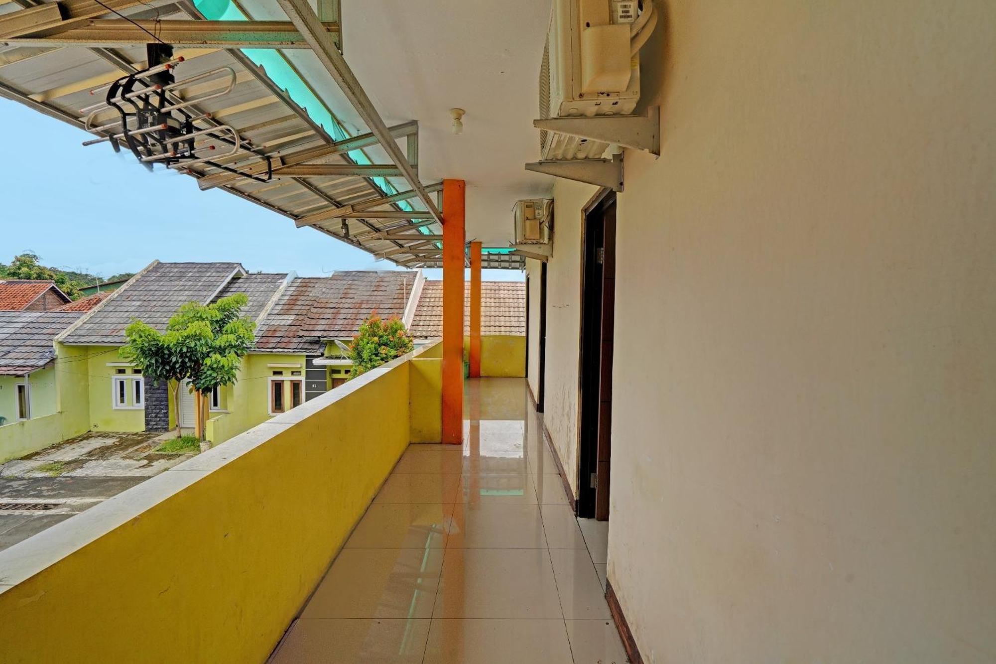 Oyo 91955 Pondokan Cempaka Cirebon Ngoại thất bức ảnh