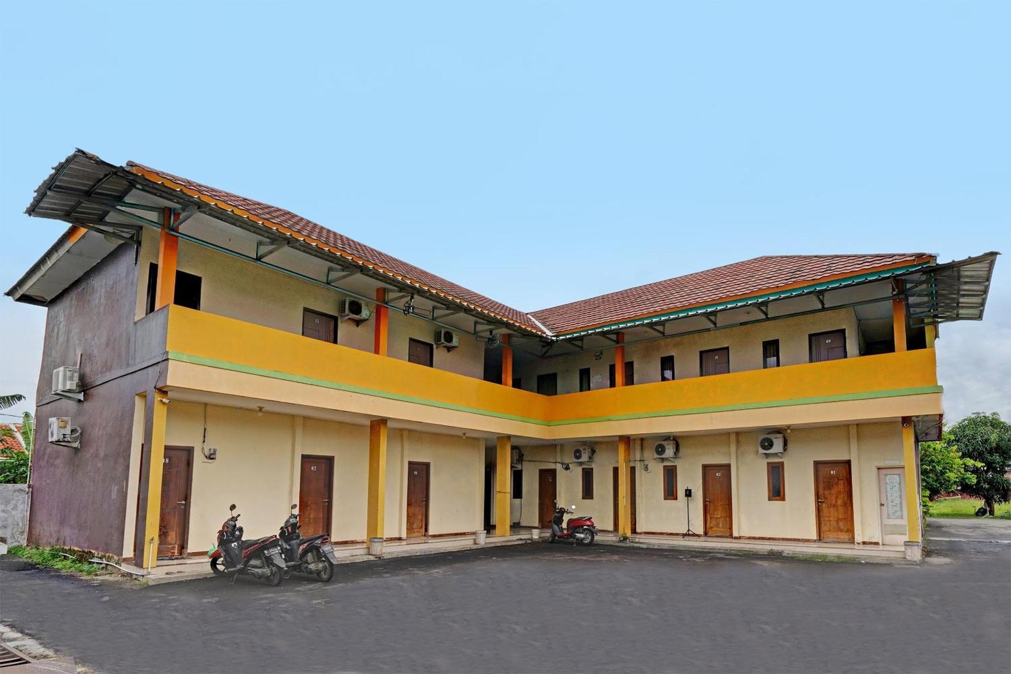 Oyo 91955 Pondokan Cempaka Cirebon Ngoại thất bức ảnh